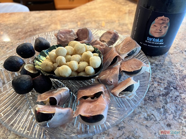 Figs with Prosciutto, Macadamia nuts, and Tantalus Sparkling wine