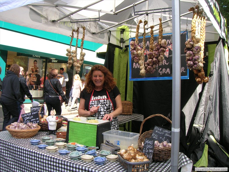 York street garlic vendor