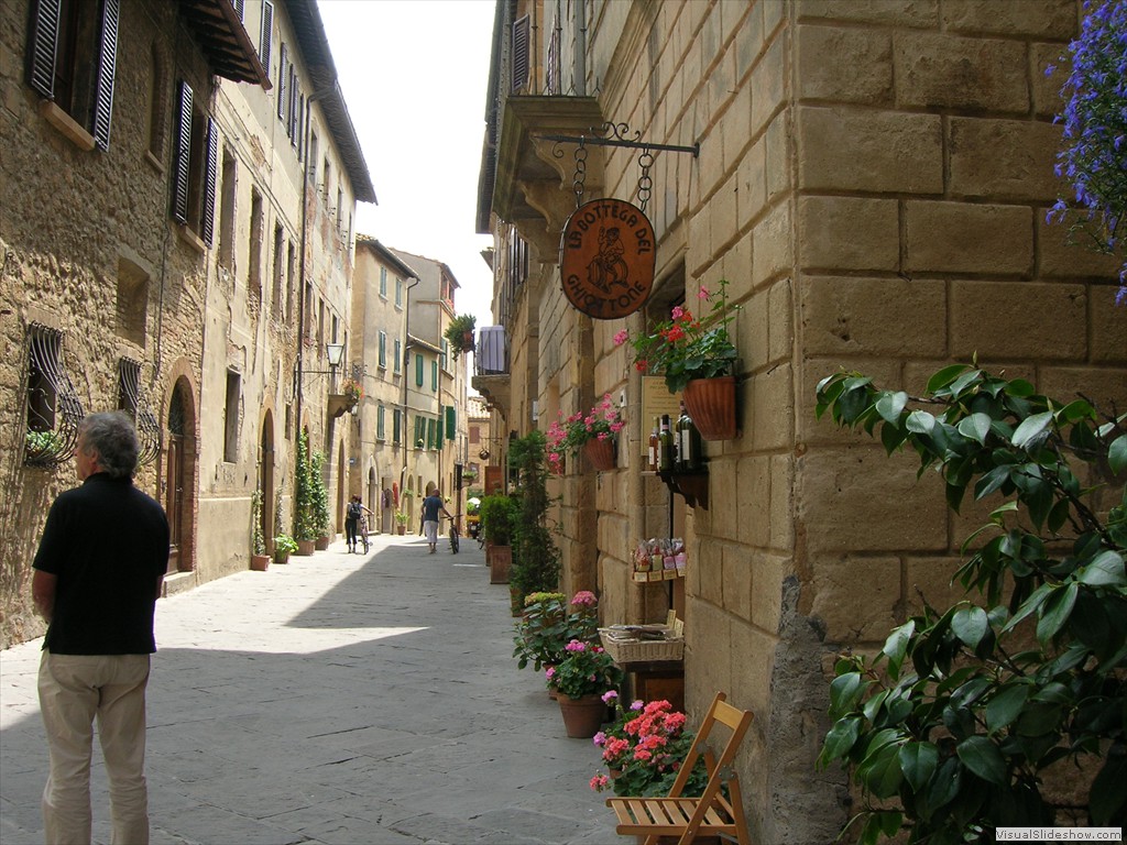 Pienza street