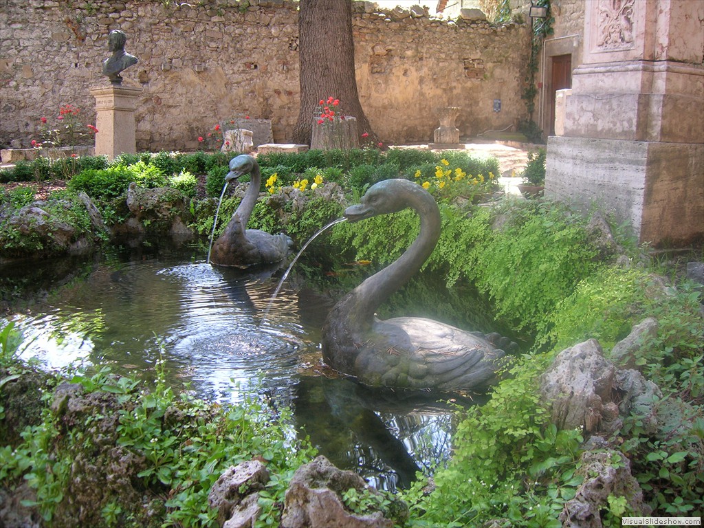 Courtyard in Ascoli Piceno