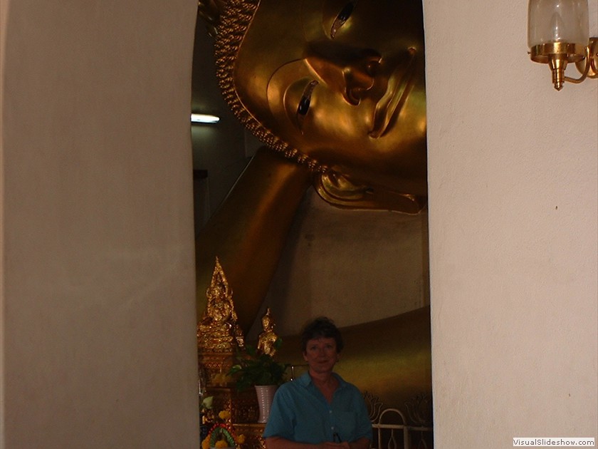 Stef and the reclining buddah