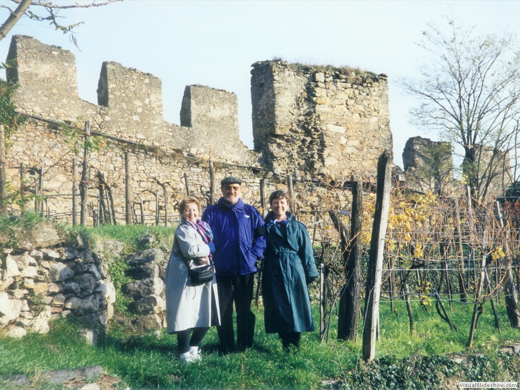 Jennie & Frank visit an old castle